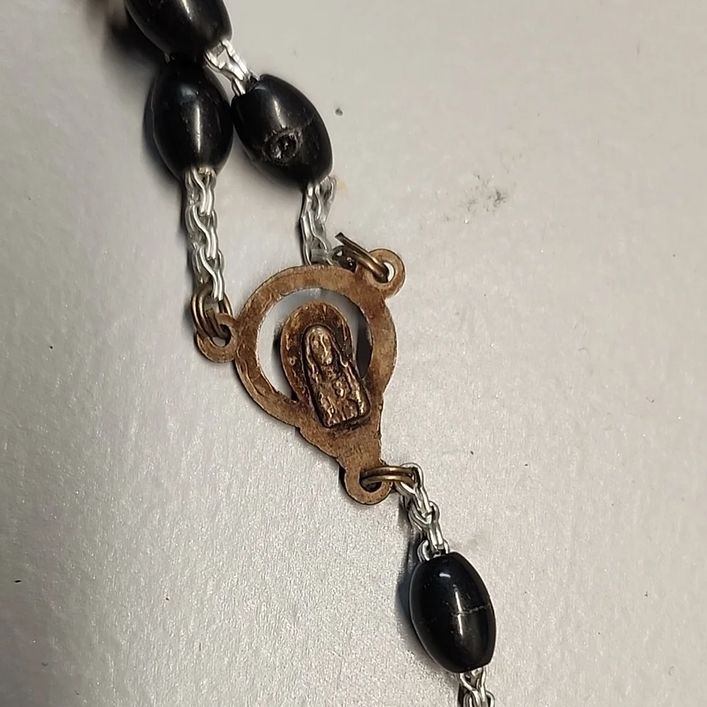 Vintage Black Beaded Rosary | Italy | Catholic Prayer Beads | Crucifix - Picture 5 of 7